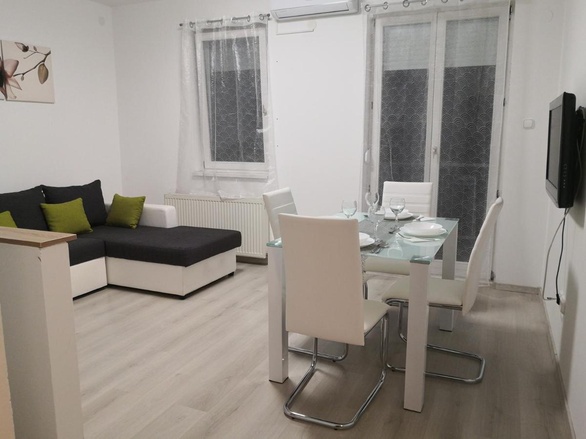 Oasis Apartman Segedyn Zewnętrze zdjęcie